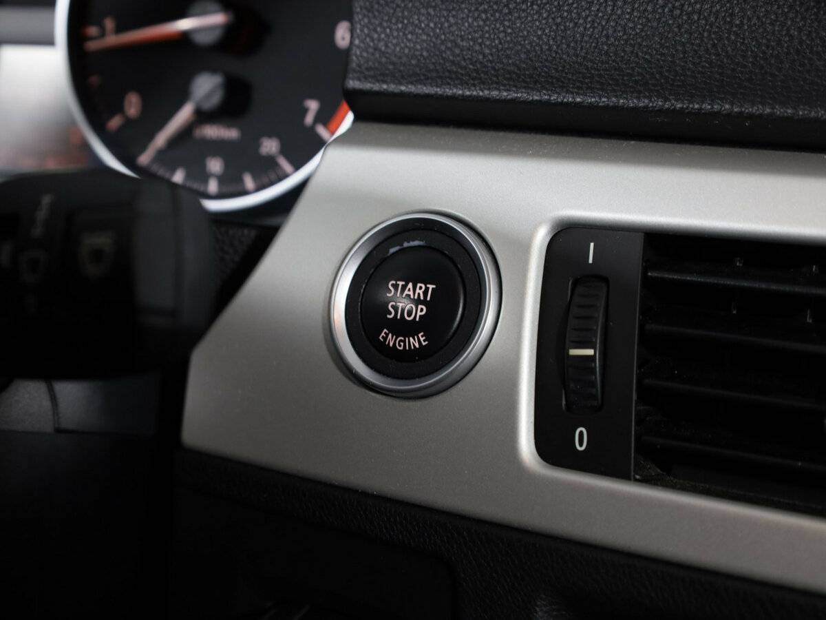 BMW 3 серии 318i V (E90/E91/E92/E93) Рестайлинг, 2011 Фото №14