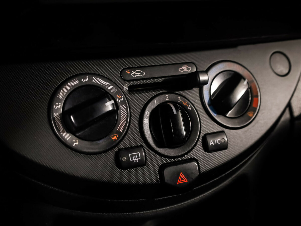 Nissan Note I Рестайлинг, 2010 Фото №16