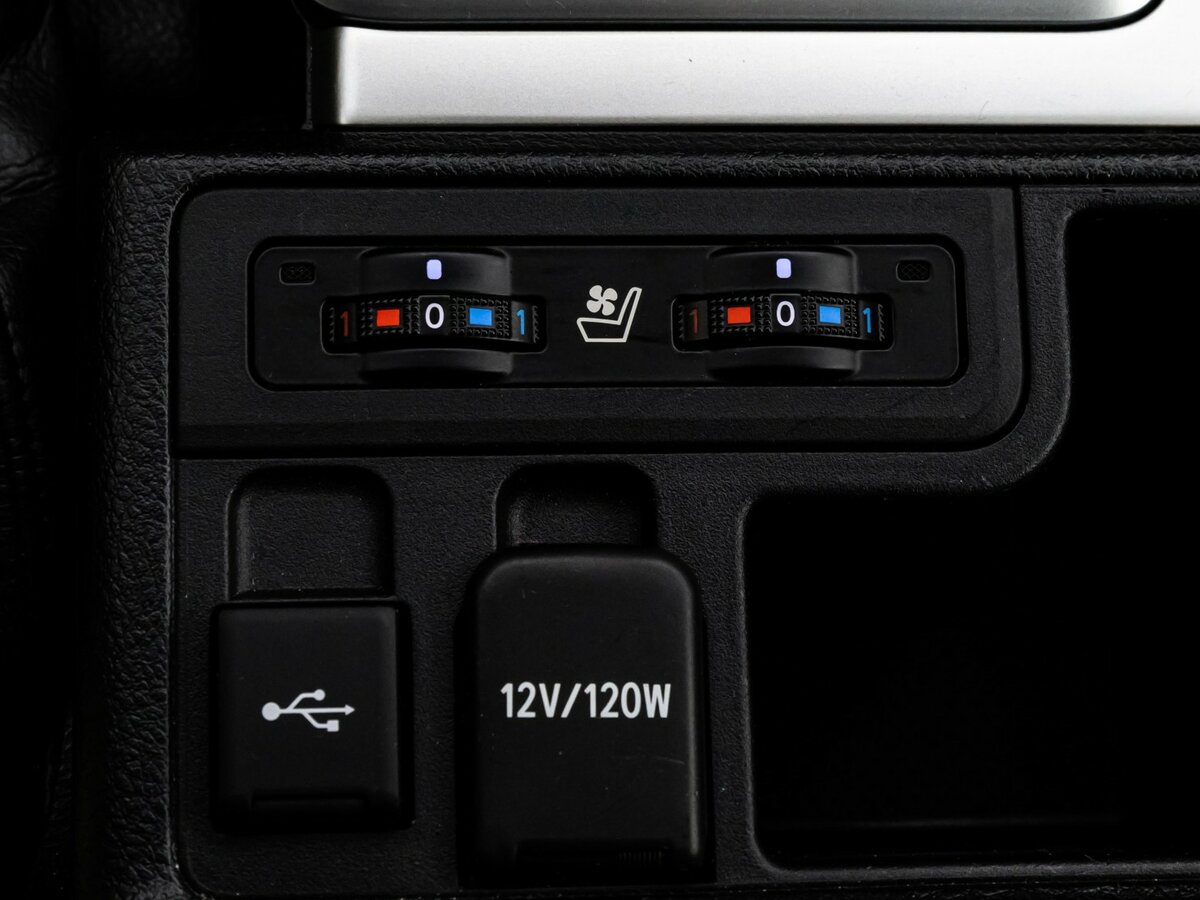 Toyota Land Cruiser Prado 150 Series Рестайлинг 3, 2023 Фото №14