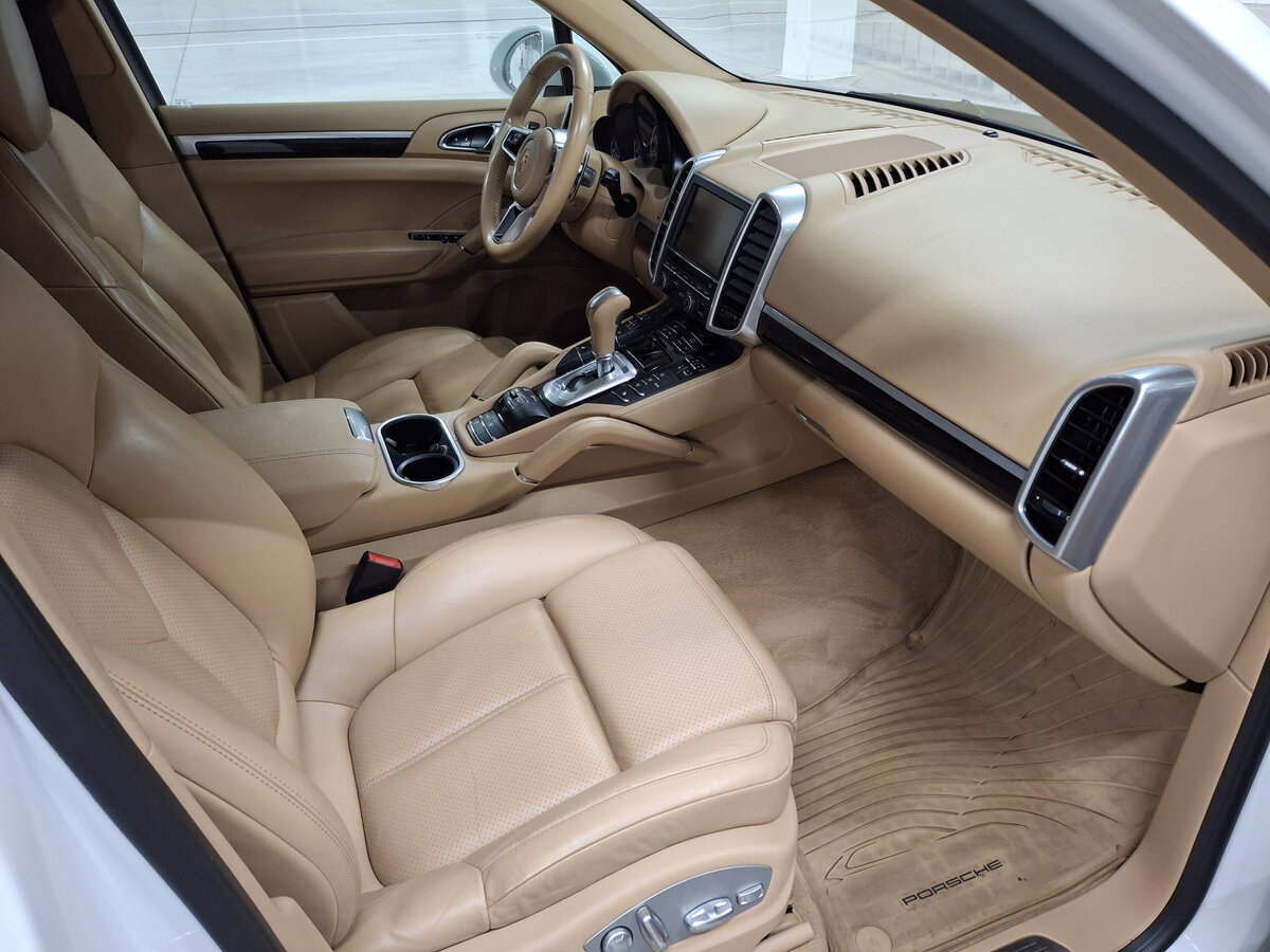 Porsche Cayenne II Рестайлинг (958), 2015 Фото №11