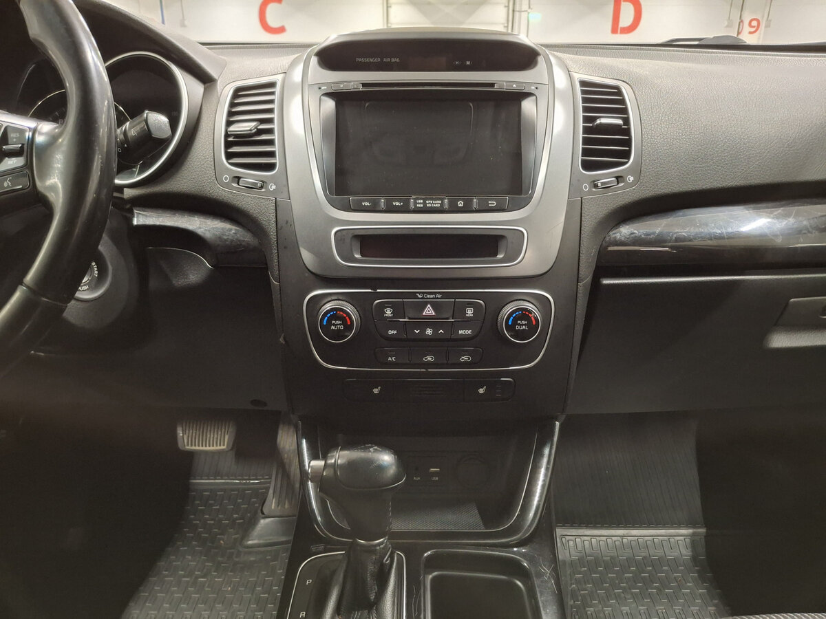 Kia Sorento II Рестайлинг, 2017 Фото №15