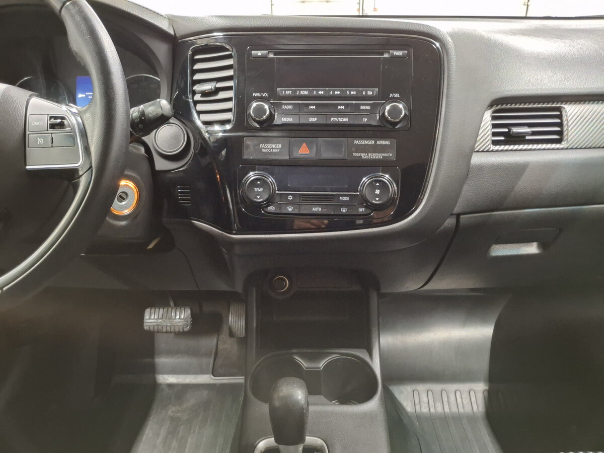 Mitsubishi Outlander III Рестайлинг 2, 2015 Фото №15