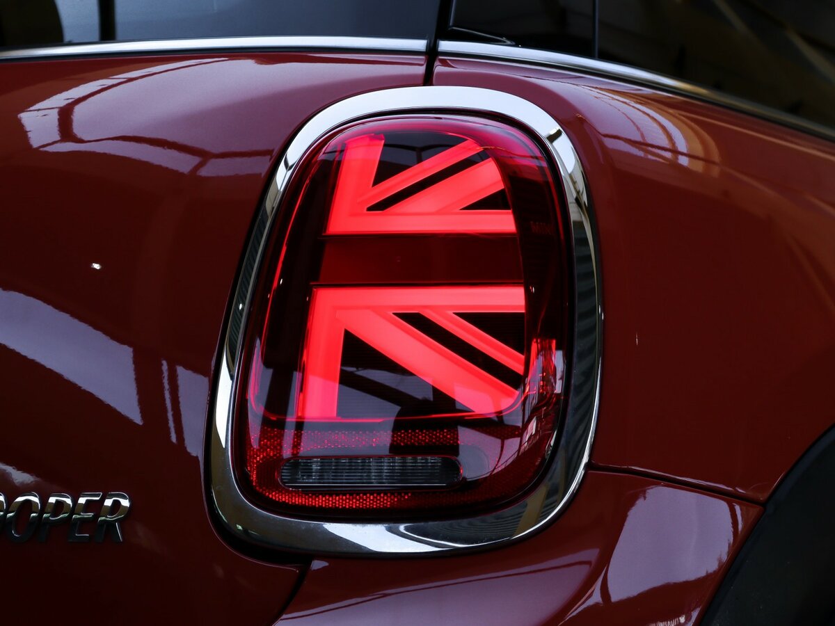 Mini Hatch Cooper III (F55/F56) Рестайлинг, 2021 Фото №17