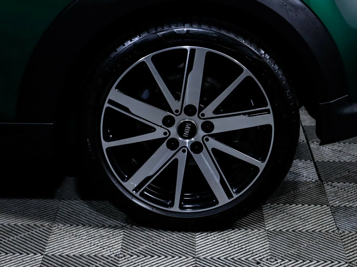 Mini Hatch Cooper III (F55/F56) Рестайлинг 2, 2021 Фото №12