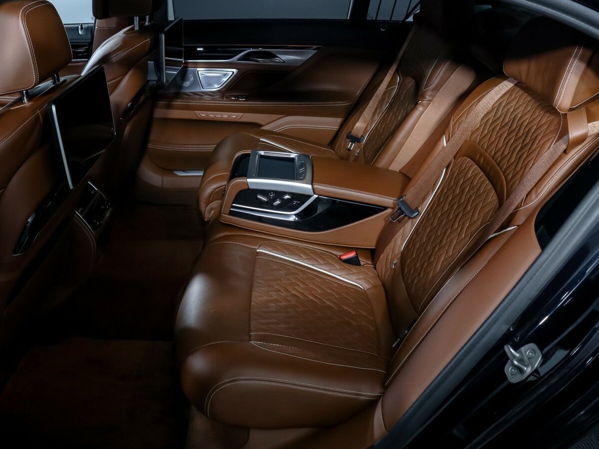BMW 7 серии Long M760Li xDrive VI (G11/G12) Рестайлинг, 2021 - 120 306 км. | Фото №8