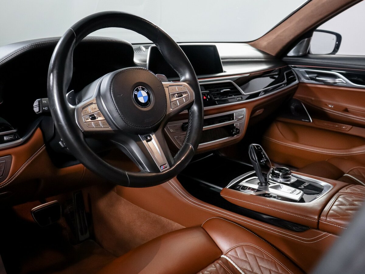 BMW 7 серии Long M760Li xDrive VI (G11/G12) Рестайлинг, 2021 Фото №12