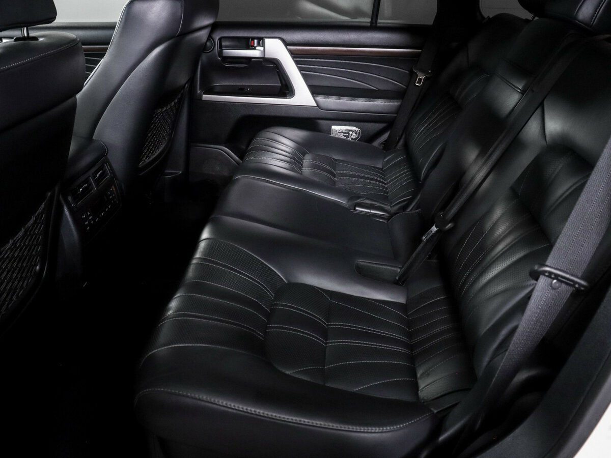 Toyota Land Cruiser 200 Series Рестайлинг 2, 2019 Фото №10