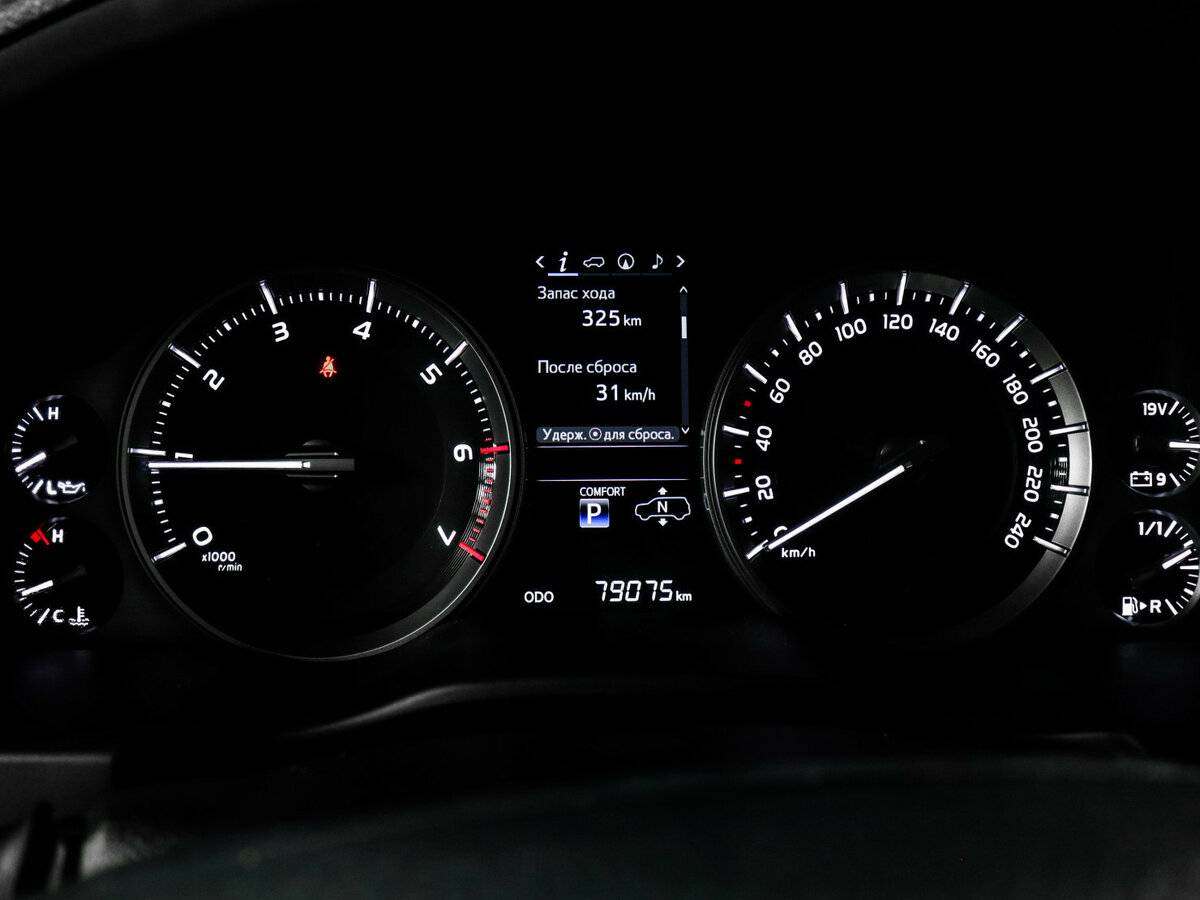 Toyota Land Cruiser 200 Series Рестайлинг 2, 2019 Фото №11