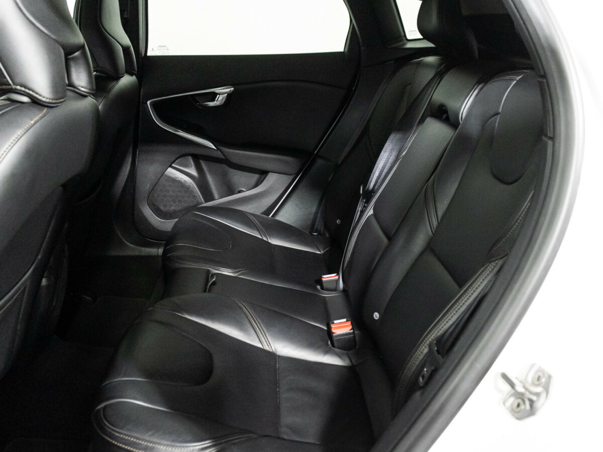 Volvo V40 Cross Country I, 2015 Фото №10