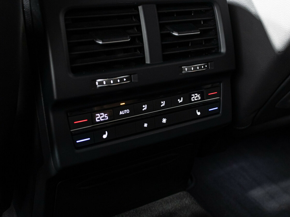 Volkswagen Touareg III, 2019 Фото №17