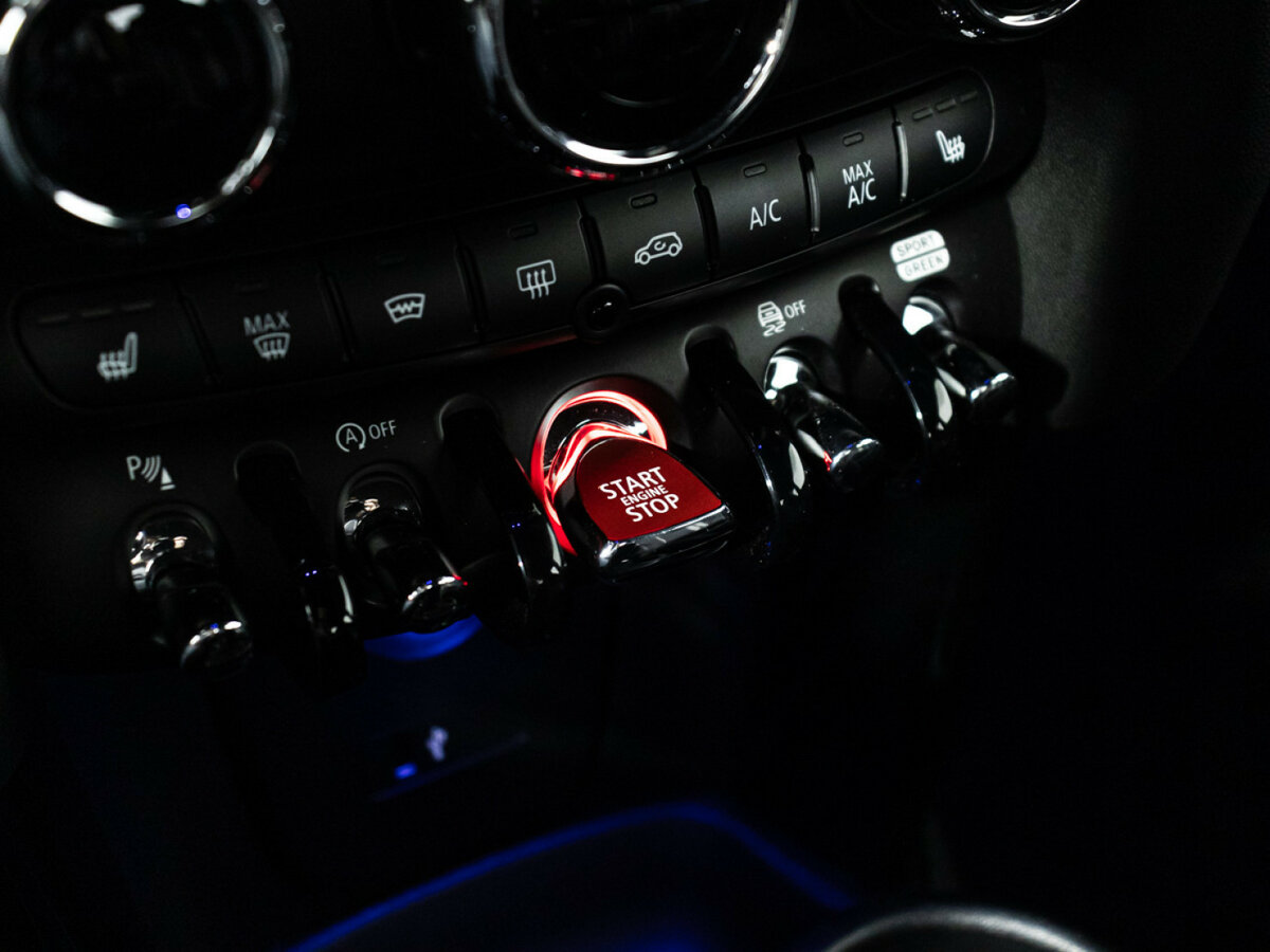 Mini Hatch JCW III (F55/F56) Рестайлинг, 2020 Фото №15