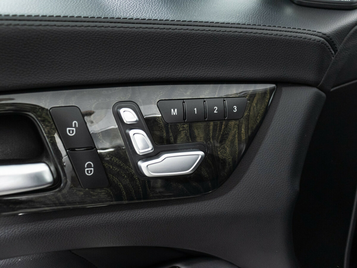 Mercedes-Benz CLS 400 II (C218) Рестайлинг, 2014 Фото №17