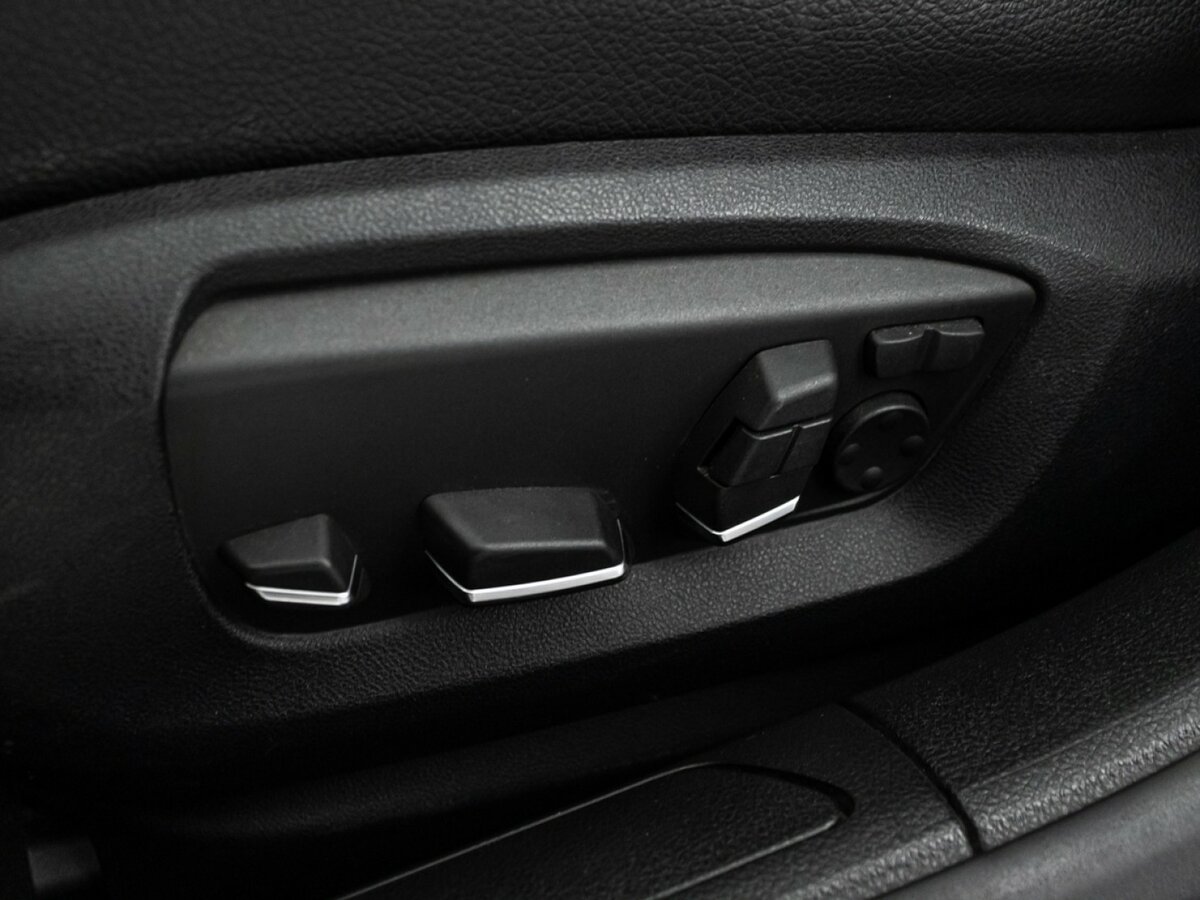 BMW 7 серии 740d xDrive V (F01/F02/F04) Рестайлинг, 2013 Фото №15