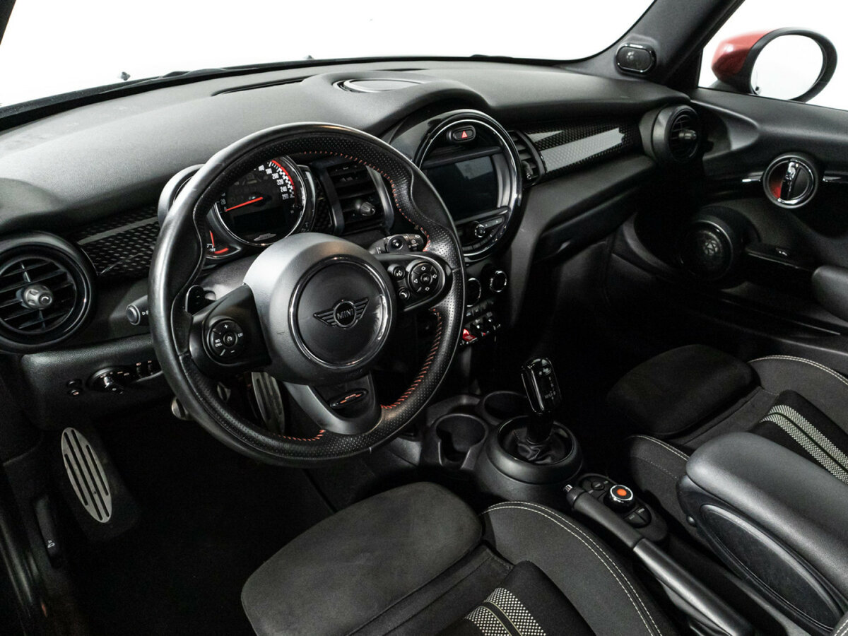 Mini Hatch JCW III (F55/F56) Рестайлинг, 2020 Фото №11