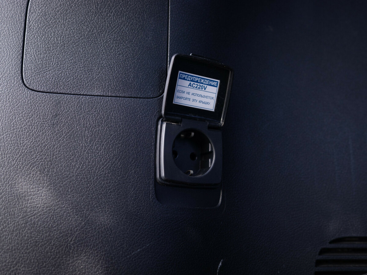 Lexus LX 570 III Рестайлинг, 2014 Фото №21