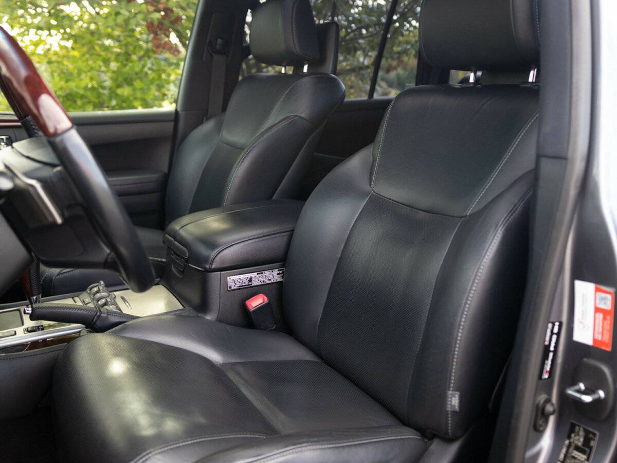 Lexus LX 570 III Рестайлинг, 2014 Фото №22