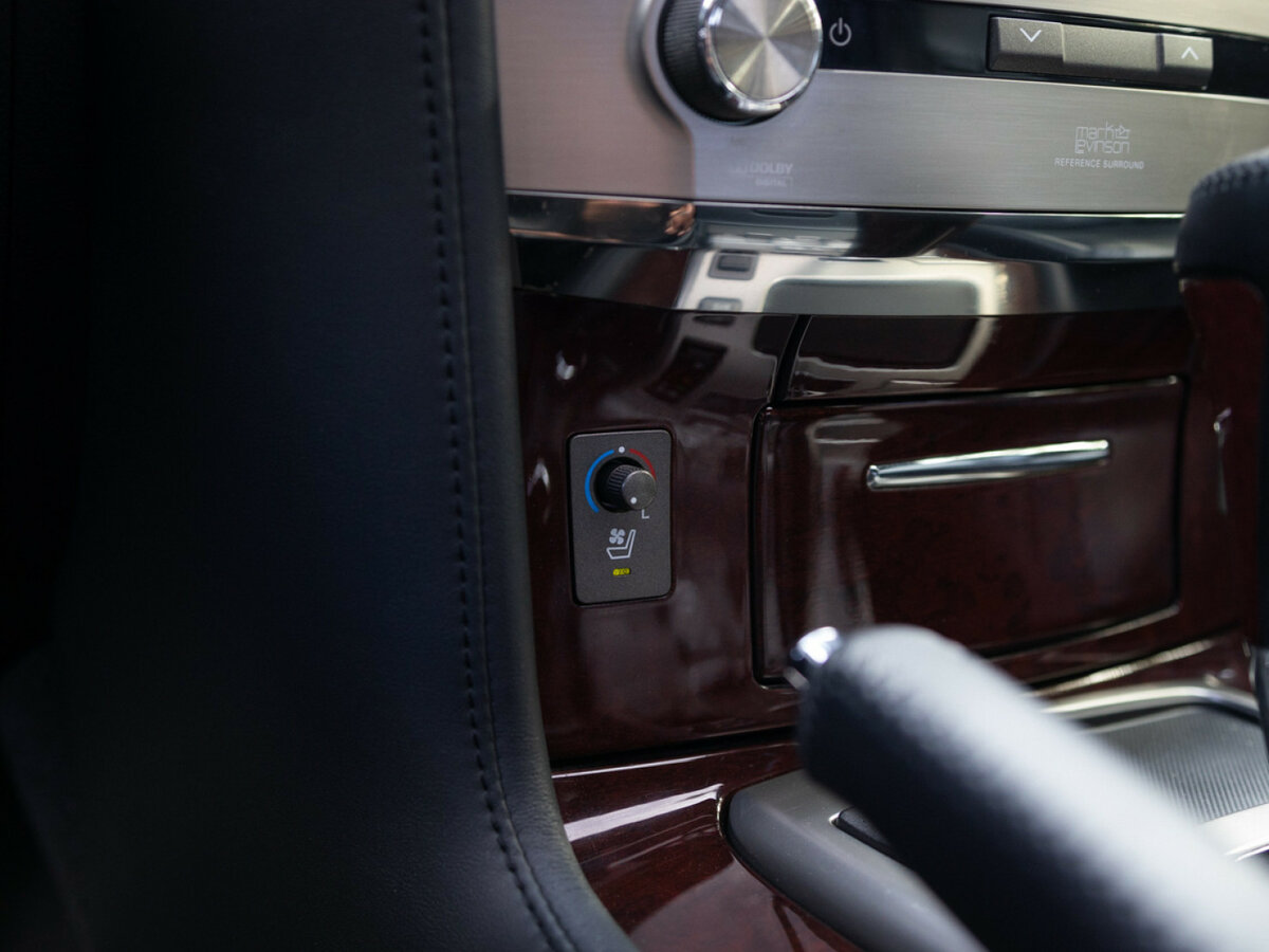 Lexus LX 570 III Рестайлинг, 2014 Фото №29