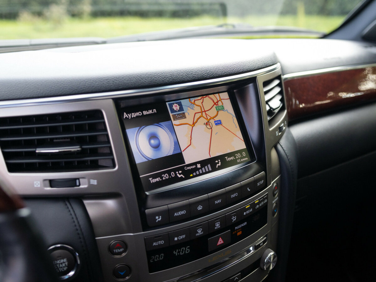 Lexus LX 570 III Рестайлинг, 2014 Фото №30