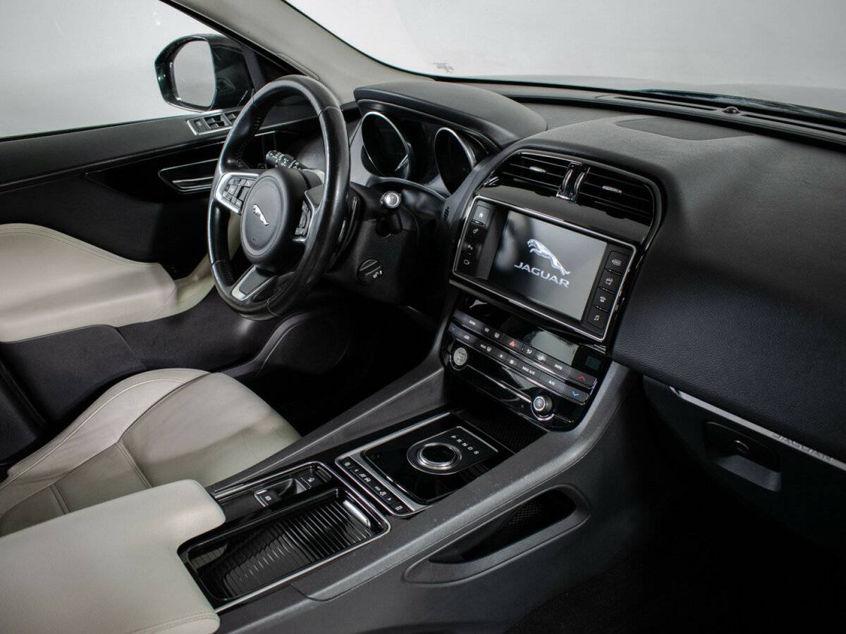 Jaguar F-Pace I, 2017 Фото №9