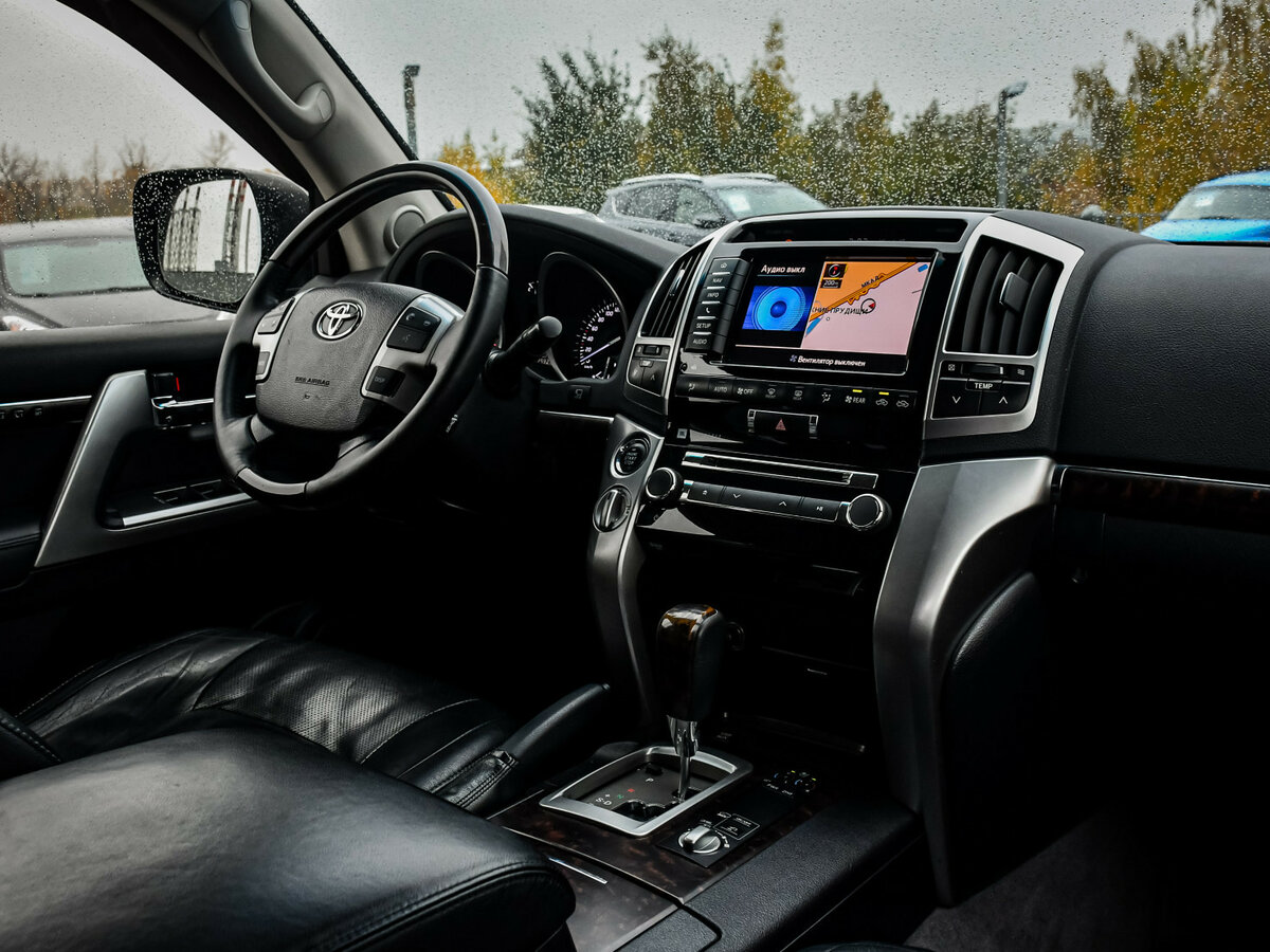 Toyota Land Cruiser 200 Series Рестайлинг 1, 2012 Фото №12