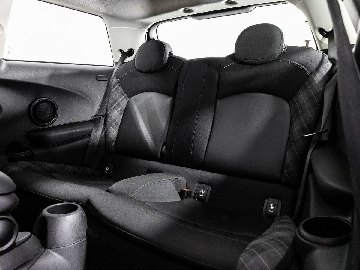 Mini Hatch Cooper S III (F55/F56), 2015 Фото №18