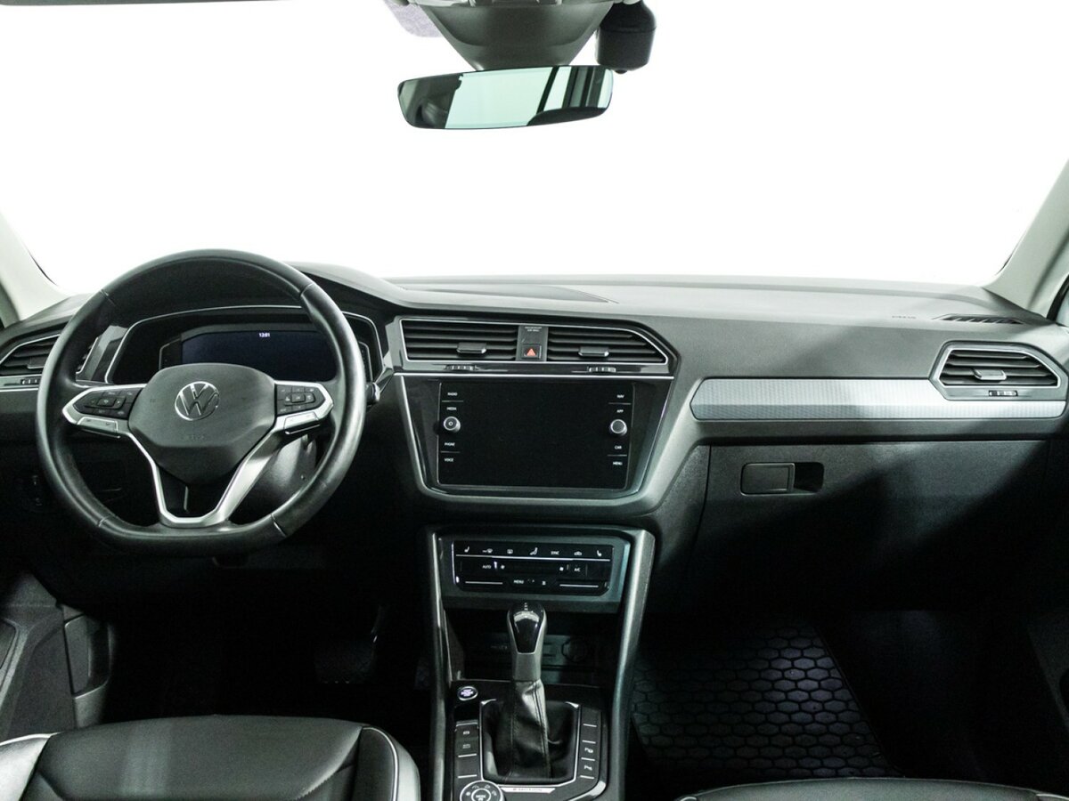 Volkswagen Tiguan II Рестайлинг, 2021 Фото №13