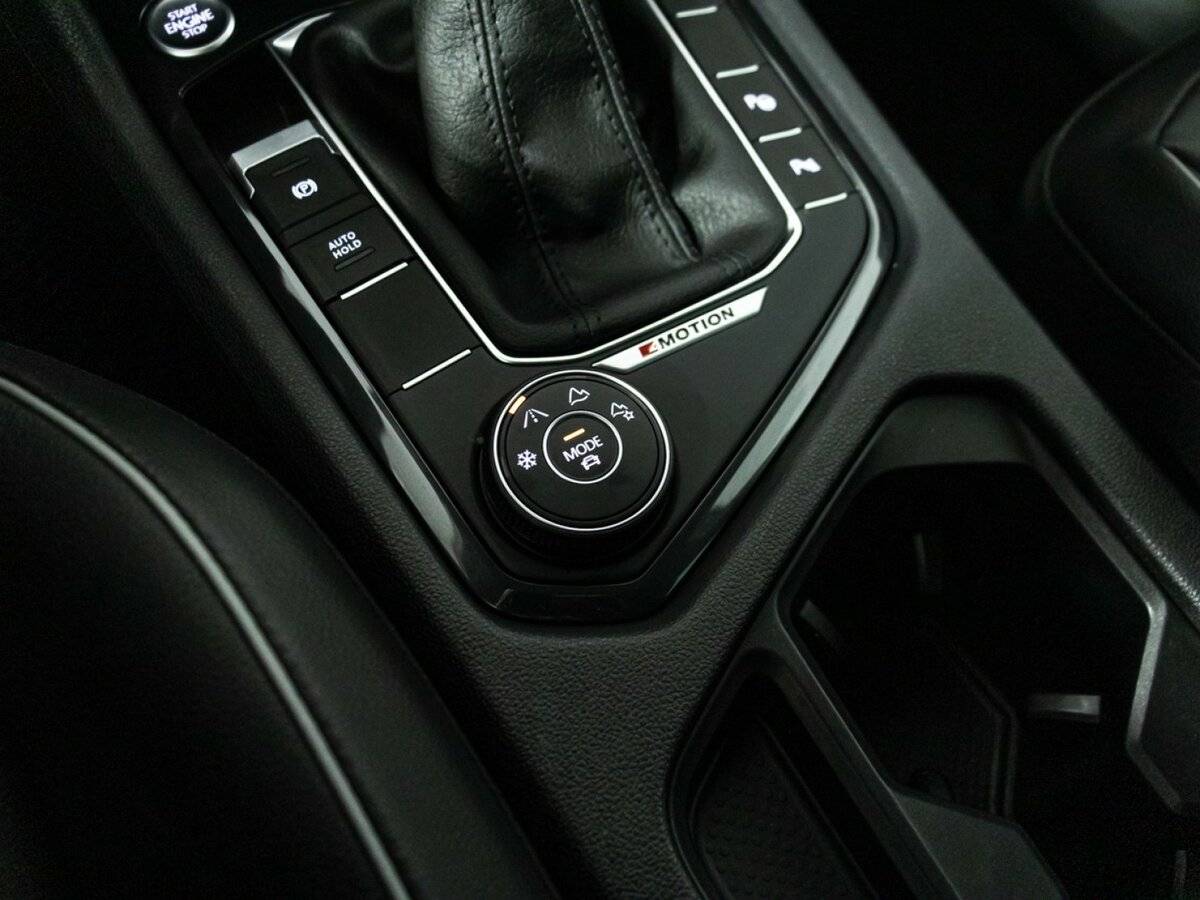 Volkswagen Tiguan II Рестайлинг, 2021 Фото №17