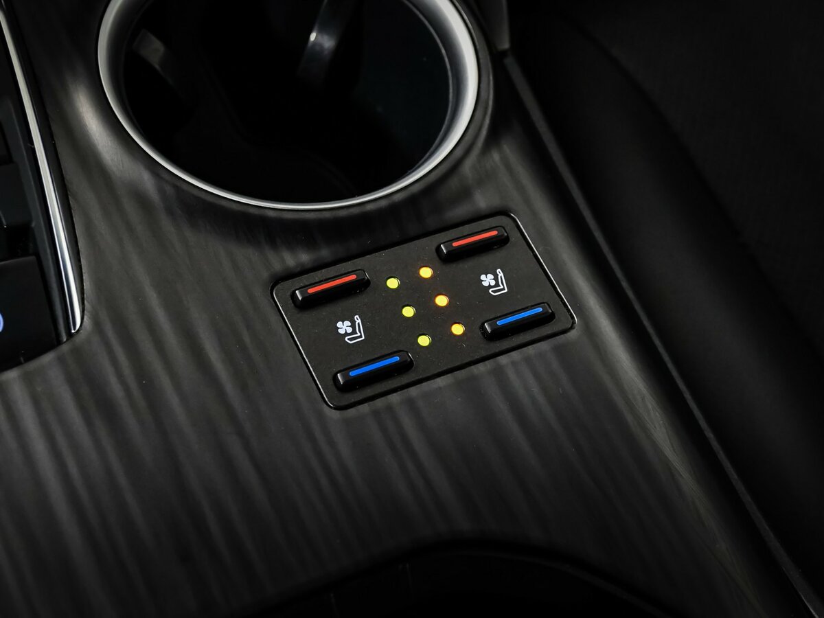 Toyota Camry VIII (XV70) Рестайлинг, 2021 Фото №16