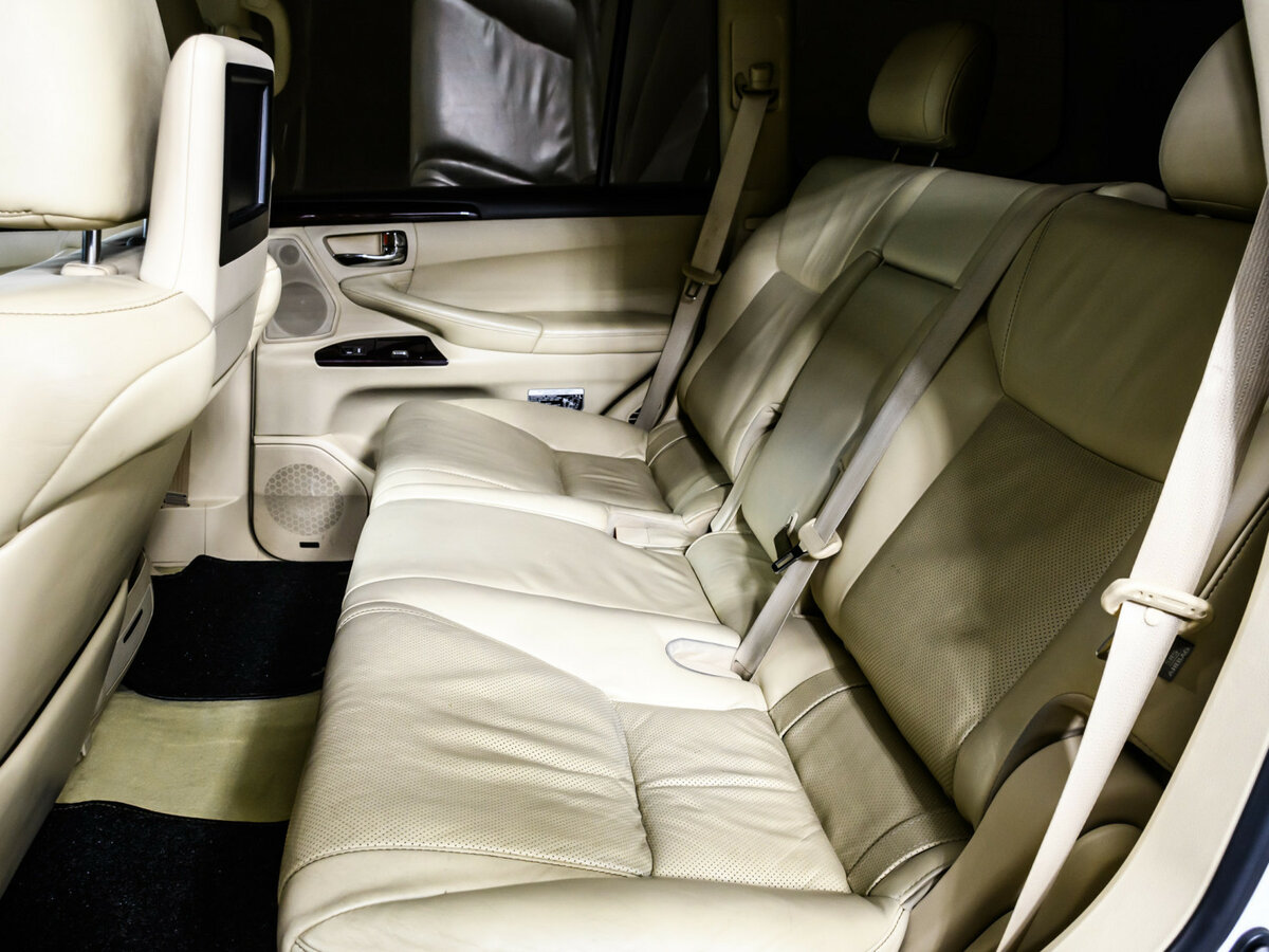 Lexus LX 570 III Рестайлинг, 2012 Фото №10