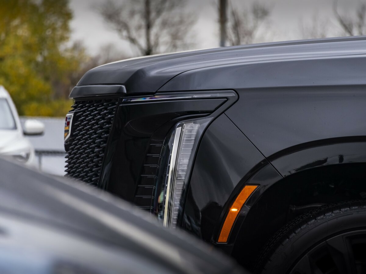 Cadillac Escalade-V I Рестайлинг, 2025 - 100 км. | Фото №3