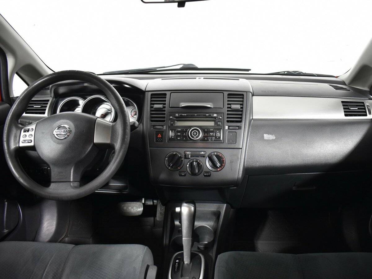 Nissan Tiida I Рестайлинг, 2010 Фото №9