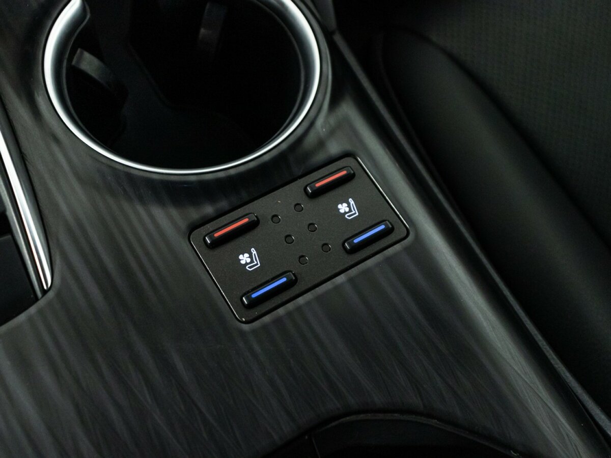 Toyota Camry VIII (XV70) Рестайлинг, 2021 Фото №22