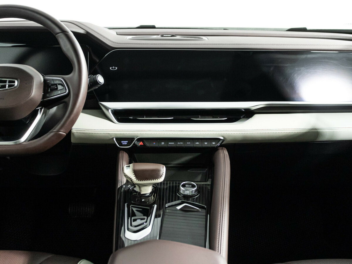 Geely Monjaro I, 2023 Фото №14