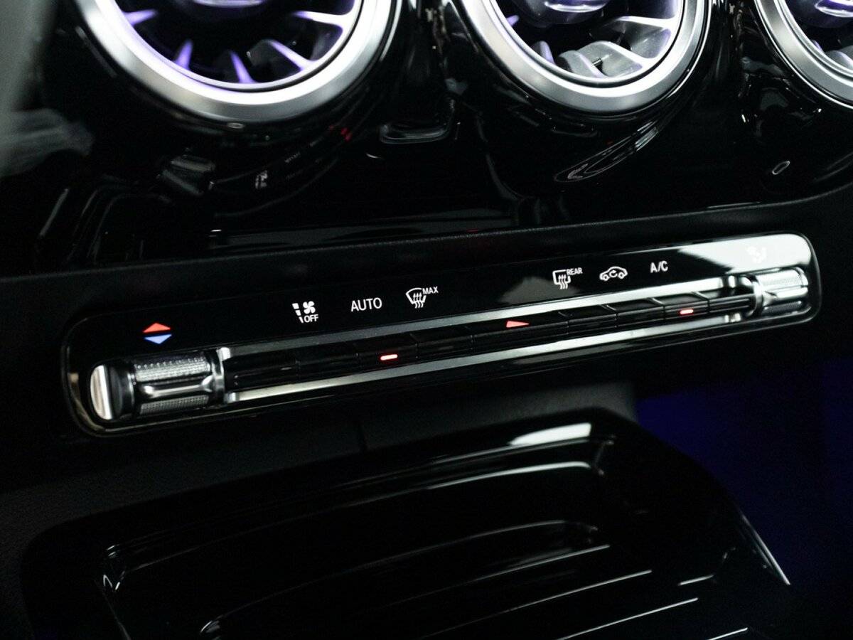 Mercedes-Benz CLA AMG 35 AMG II (C118, X118), 2019 Фото №16