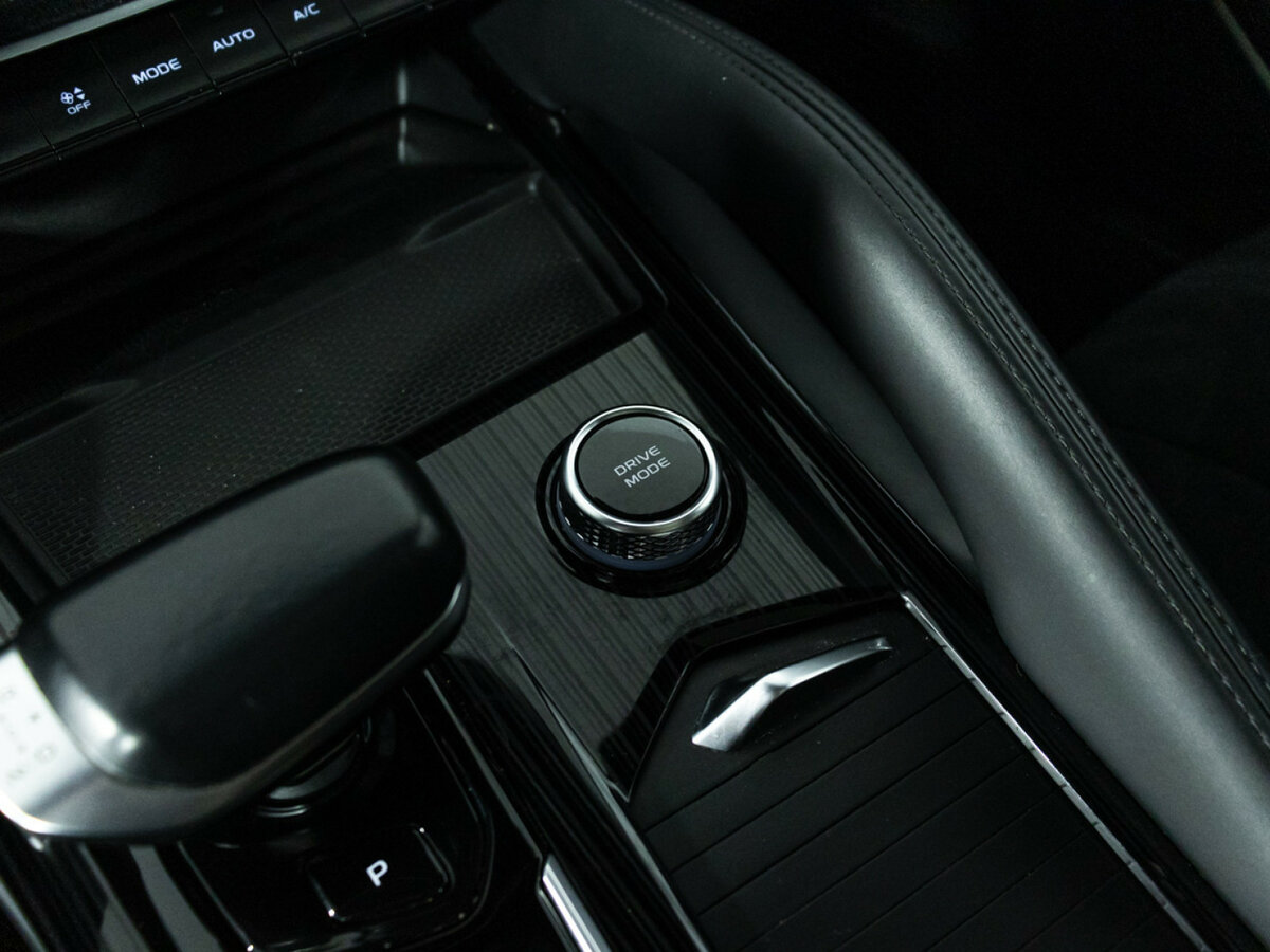 Geely Monjaro I, 2024 Фото №19