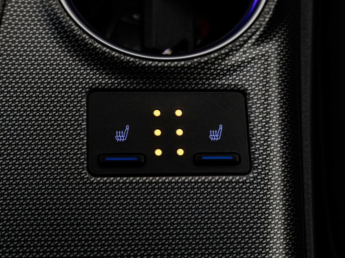 Toyota Camry VIII (XV70) Рестайлинг, 2021 Фото №15