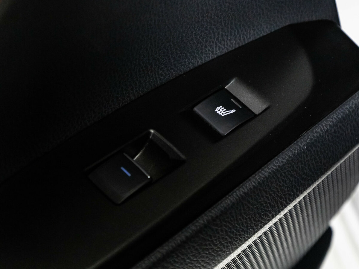 Toyota Camry VIII (XV70) Рестайлинг, 2021 Фото №28