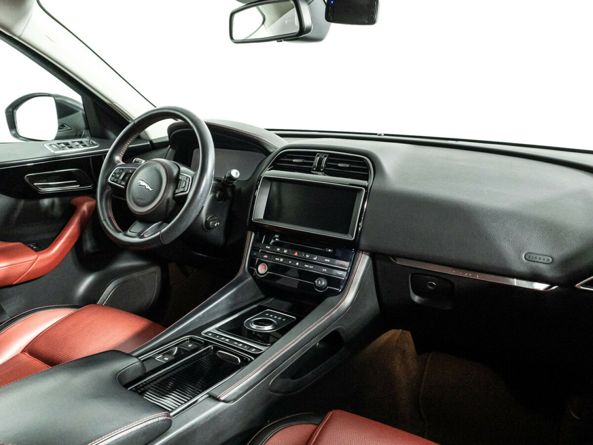 Jaguar F-Pace I, 2017 Фото №9