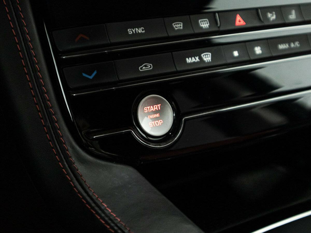 Jaguar F-Pace I, 2017 Фото №20