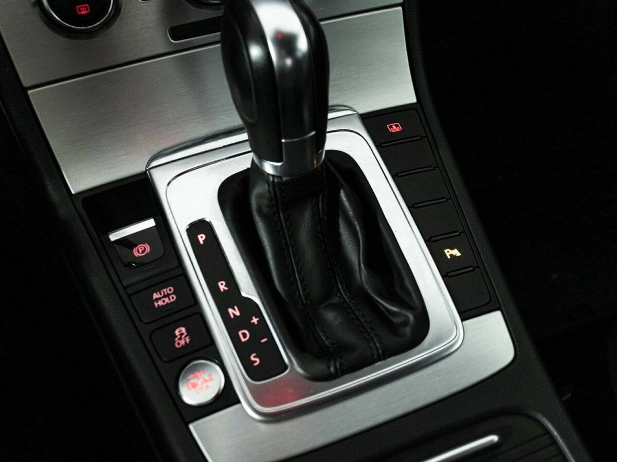 Volkswagen Passat B7, 2011 Фото №17