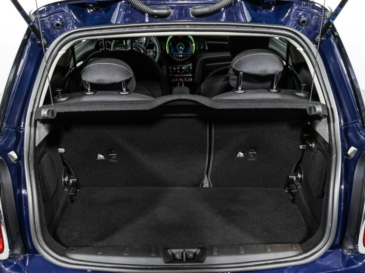 Mini Hatch Cooper III (F55/F56) Рестайлинг, 2018 Фото №17