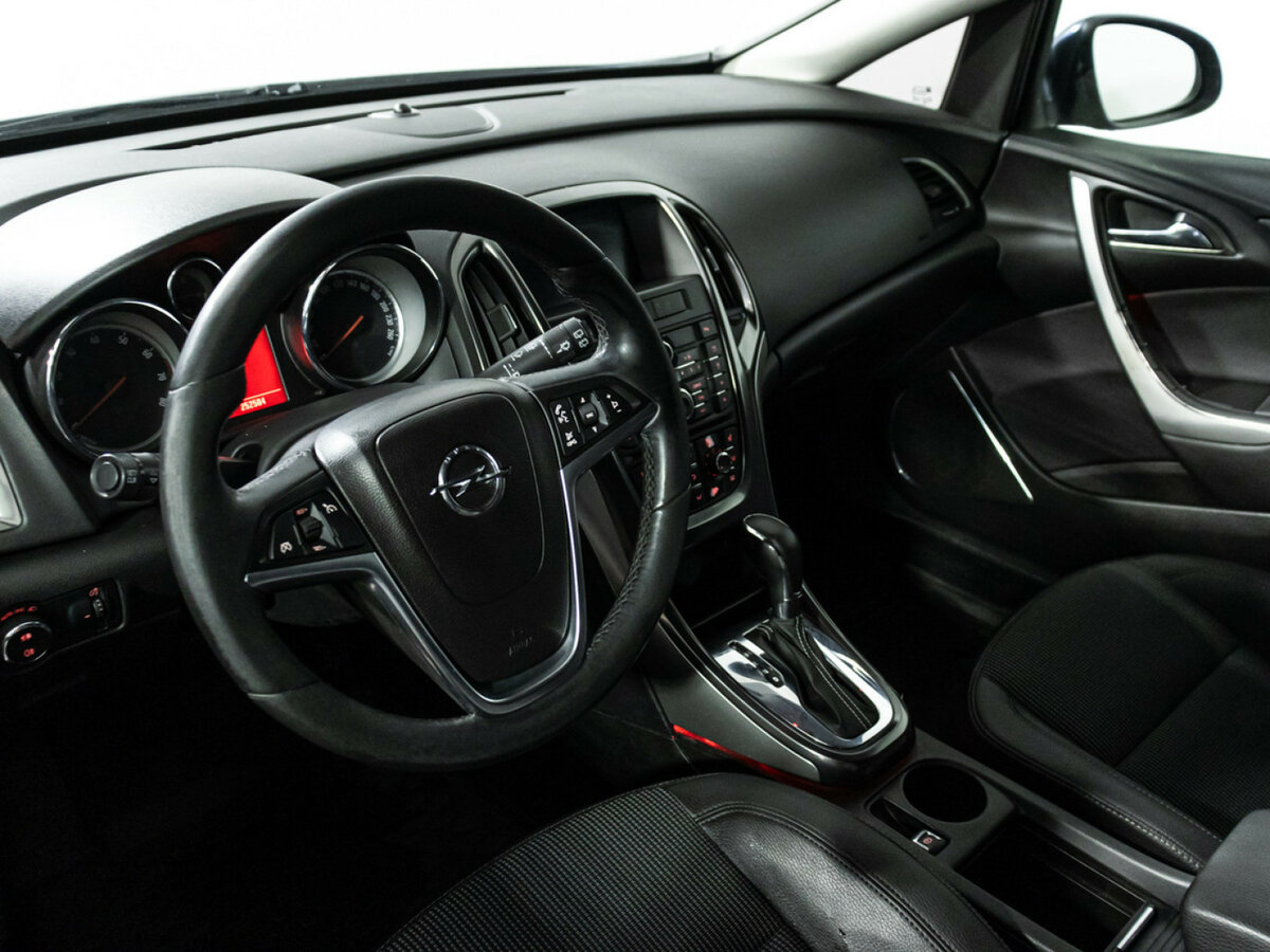 Opel Astra J, 2010 Фото №11