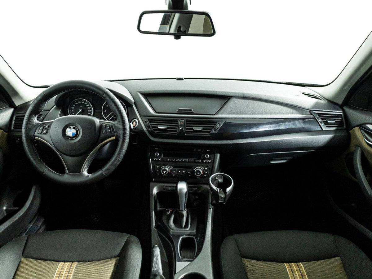 BMW X1 18i I (E84), 2011 Фото №13