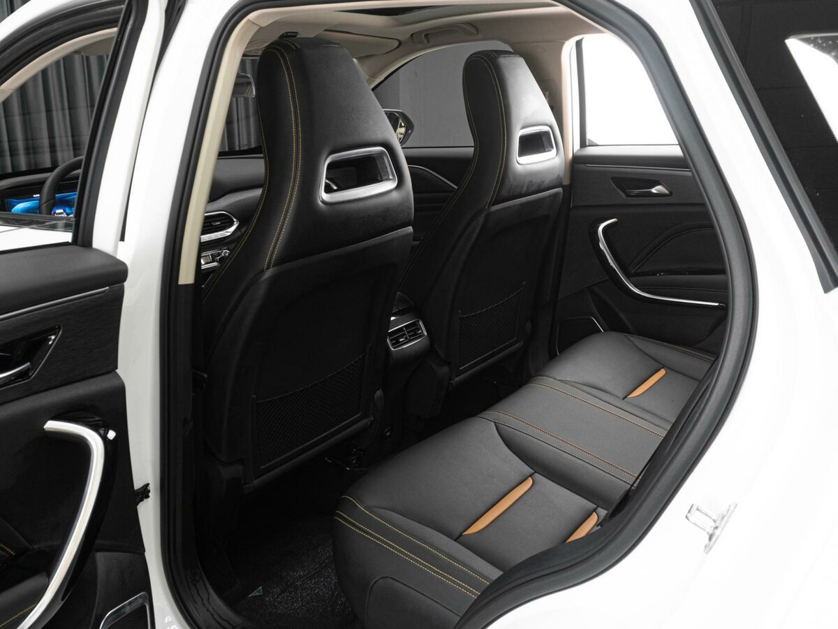 FAW Bestune T77 I, 2023 Фото №14