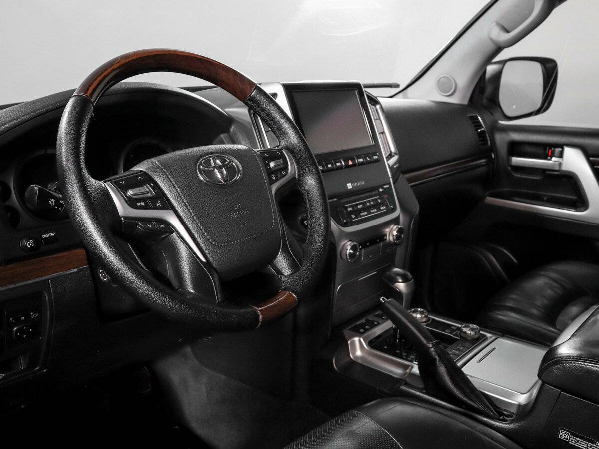 Toyota Land Cruiser 200 Series Рестайлинг 2, 2015 Фото №14