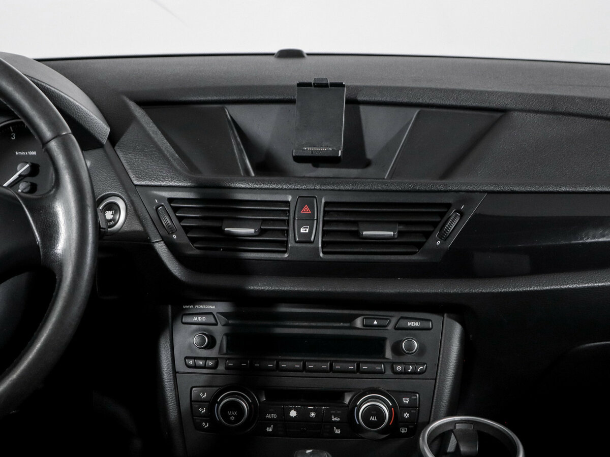 BMW X1 18i I (E84), 2010 Фото №13