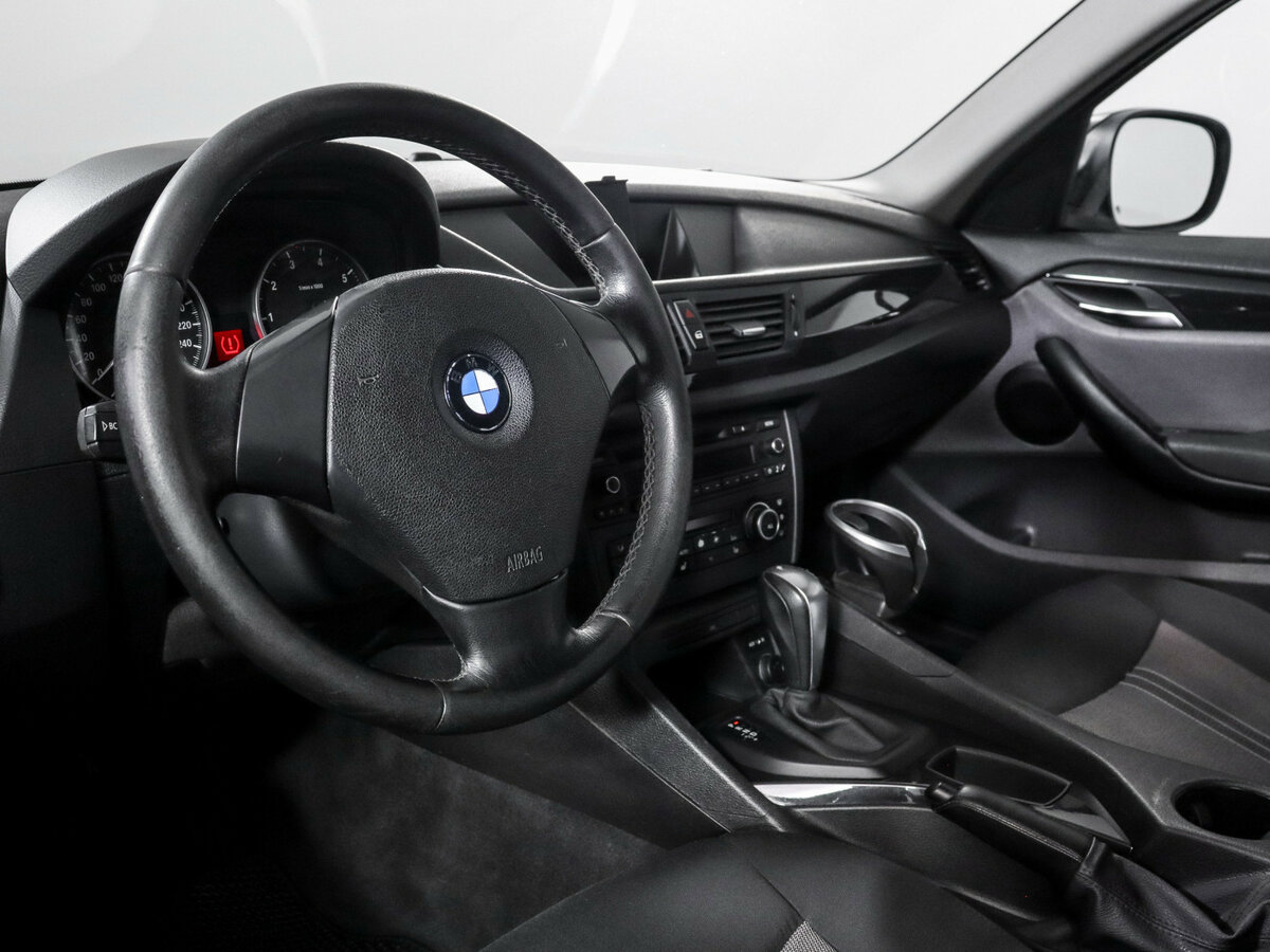 BMW X1 18i I (E84), 2010 Фото №14