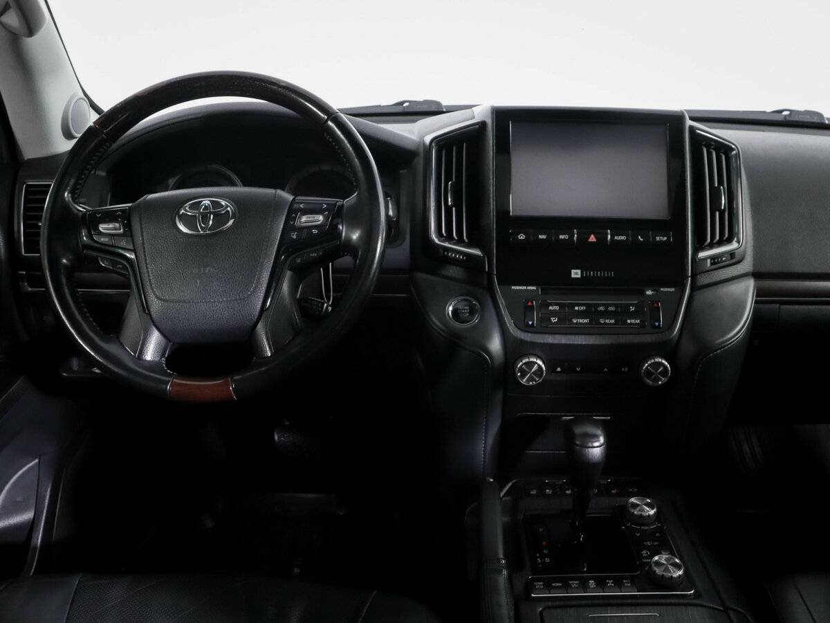 Toyota Land Cruiser 200 Series Рестайлинг 2, 2018 Фото №12