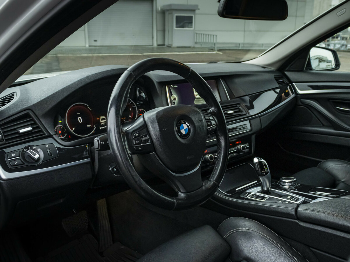 BMW 5 серии 525d xDrive VI (F10/F11/F07) Рестайлинг, 2015 Фото №11