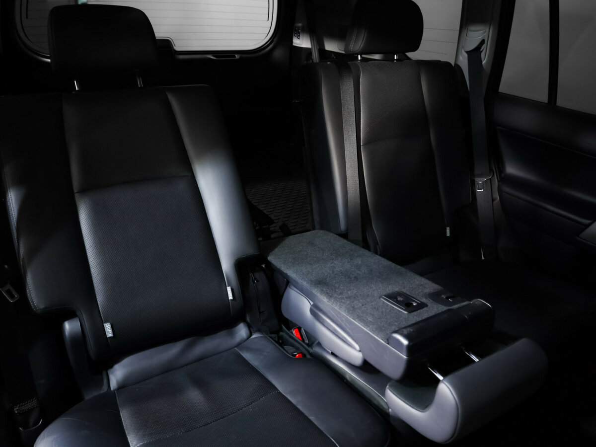 Toyota Land Cruiser Prado 150 Series Рестайлинг 2, 2018 Фото №31